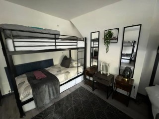 Cardiff Duplex Apartment | Sleeps 22 thumbnail