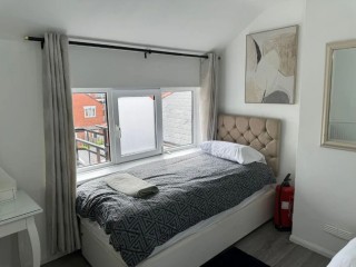 Cardiff Duplex Apartment | Sleeps 22 thumbnail