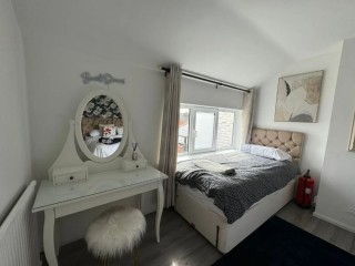 Cardiff Duplex Apartment | Sleeps 22 thumbnail