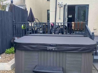 Cardiff Hen House | Sleeps 16 thumbnail