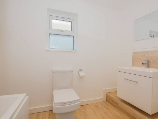 Cardiff Hen House | Sleeps 16 image