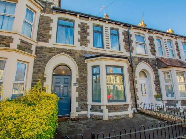 Cardiff Hen House | Sleeps 16 image