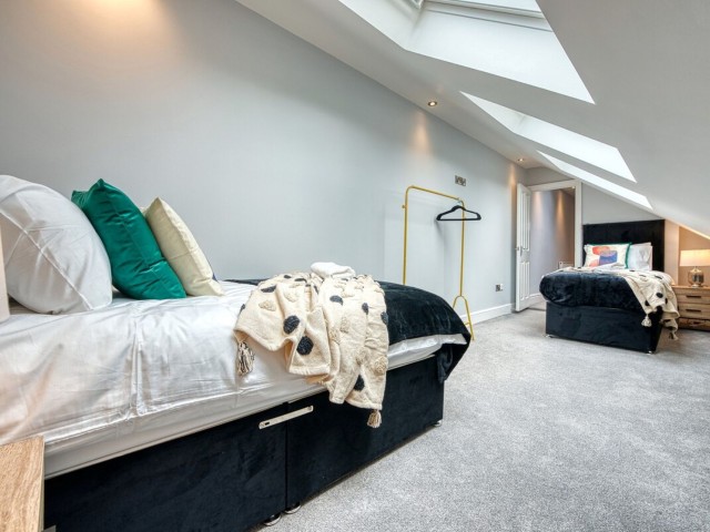 Nottingham 16 Sleeper House image