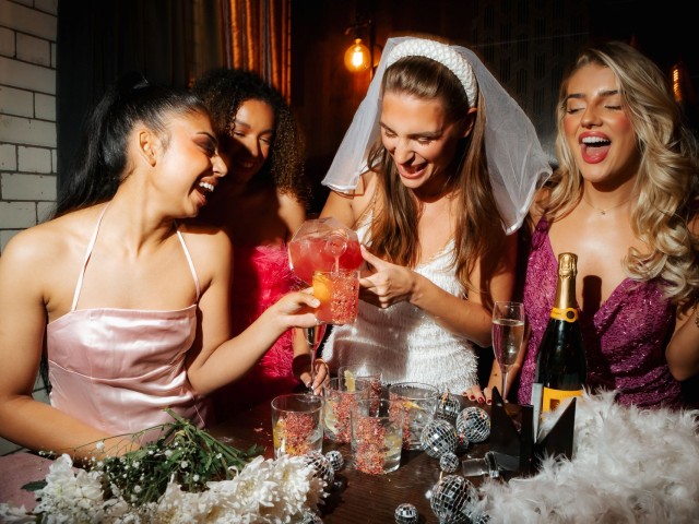 VIP Table and Beers | Manahatta image