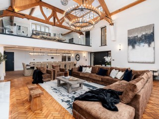 North Wales Luxury Hot Tub House | Sleeps 24 thumbnail