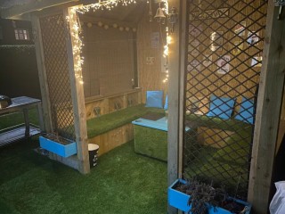 12 Sleeper Hot Tub House thumbnail