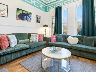 Large House | Sleeps 17 thumbnail