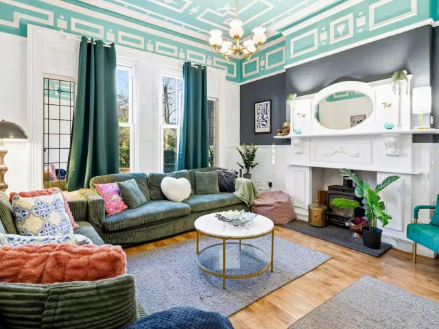 Large House | Sleeps 17 image