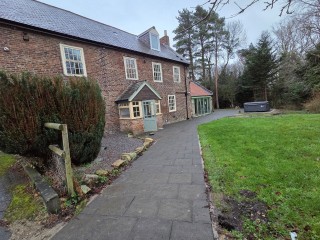 TyneView Estate | The Farmhouse With Hot Tub, Games Room & Bar - Sleeps 18 thumbnail