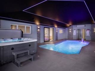 St Annes House Sleeps 20 | Pool, Hot Tub and Games Room thumbnail