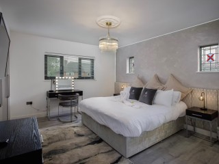 St Annes House Sleeps 20 | Pool, Hot Tub and Games Room thumbnail