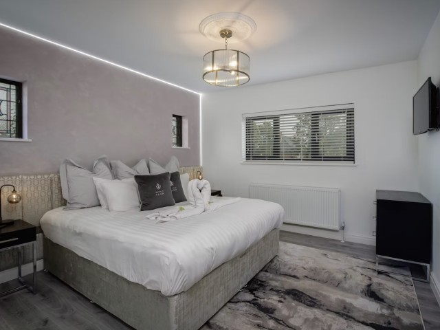 St Annes House Sleeps 20 | Pool, Hot Tub and Games Room image