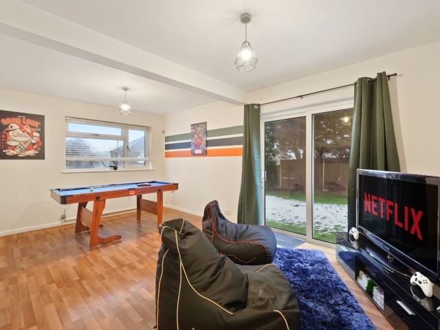 13 Sleeper House With Games Room image
