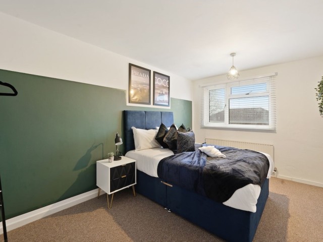 13 Sleeper House With Games Room image