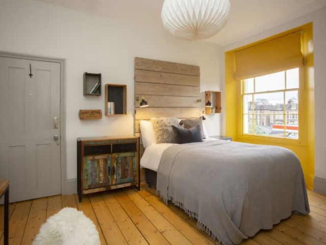 16 Sleeper House image