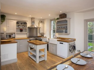 16 Sleeper House thumbnail