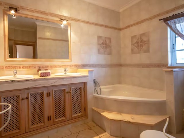 Villa Almeida | Sleeps 16 people image