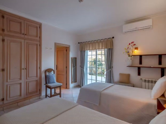 Villa Almeida | Sleeps 16 people image