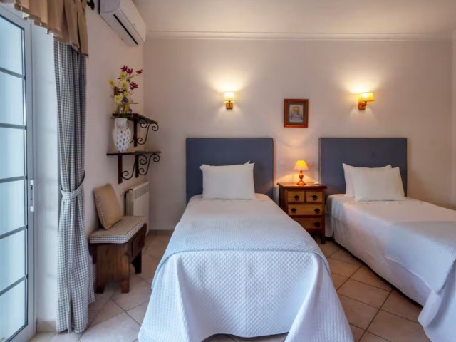 Villa Almeida | Sleeps 16 people image