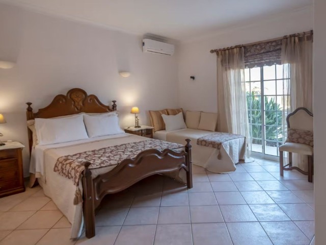 Villa Almeida | Sleeps 16 people image