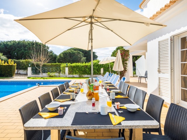 Villa Tenazinha | Sleeps 20 people image