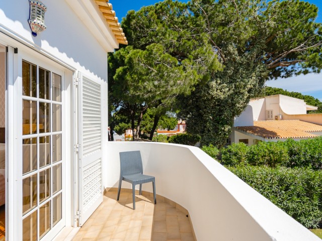 Villa Tenazinha | Sleeps 20 people image