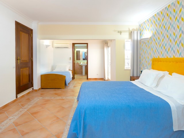 Villa Tenazinha | Sleeps 20 people image