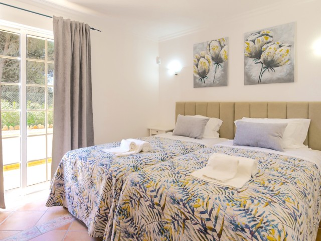Villa Tenazinha | Sleeps 20 people image