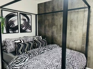 16 Sleeper House thumbnail