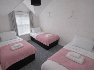 Bournemouth 16 Sleeper Townhouse thumbnail