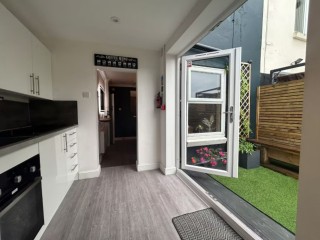 Bournemouth 16 Sleeper House thumbnail