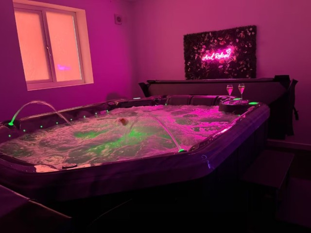 Yorkshire 12 Sleeper House with Hot Tub image