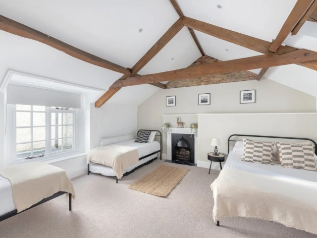 Cotswold 28 Sleeper House With Hot Tub image