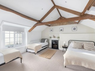 Cotswold 28 Sleeper House With Hot Tub thumbnail