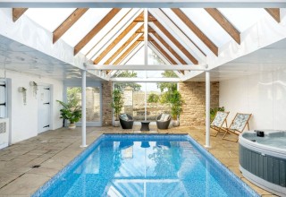 Cotswold 26 Sleeper House With Pool