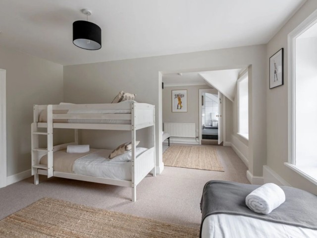 Cotswold 26 Sleeper House With Pool image