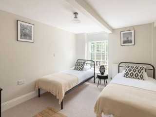 Cotswold 26 Sleeper House With Pool thumbnail