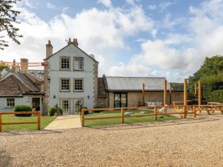 Cotswold 26 Sleeper House With Pool thumbnail