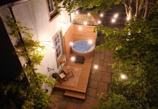 Cotswold 16 Sleeper Cottage With Hot Tub