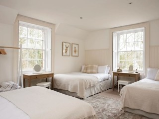 Cotswold 16 Sleeper Cottage With Hot Tub thumbnail