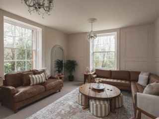 Cotswold 16 Sleeper Cottage With Hot Tub thumbnail