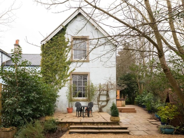 Cotswold 16 Sleeper Cottage With Hot Tub image