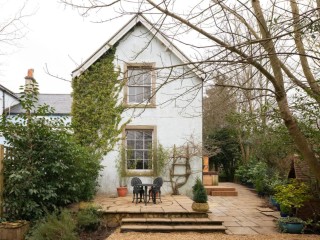 Cotswold 16 Sleeper Cottage With Hot Tub thumbnail