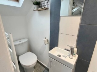 10 Sleeper House thumbnail