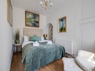 10 Sleeper Townhouse thumbnail