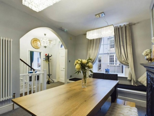 Herefordshire 12 Sleeper Townhouse image