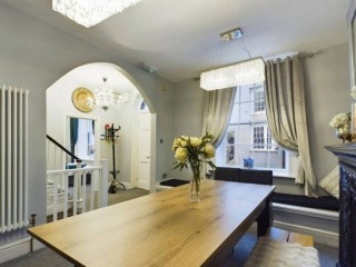 Herefordshire 12 Sleeper Townhouse thumbnail