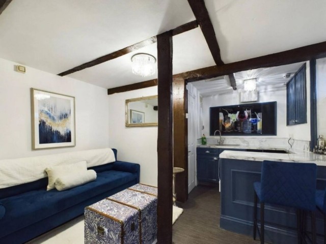 Herefordshire 12 Sleeper Townhouse image