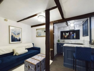 Herefordshire 12 Sleeper Townhouse thumbnail