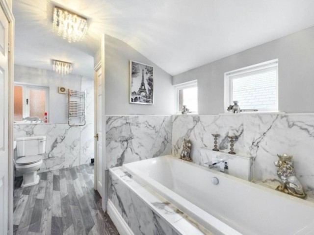 Herefordshire 12 Sleeper Townhouse image